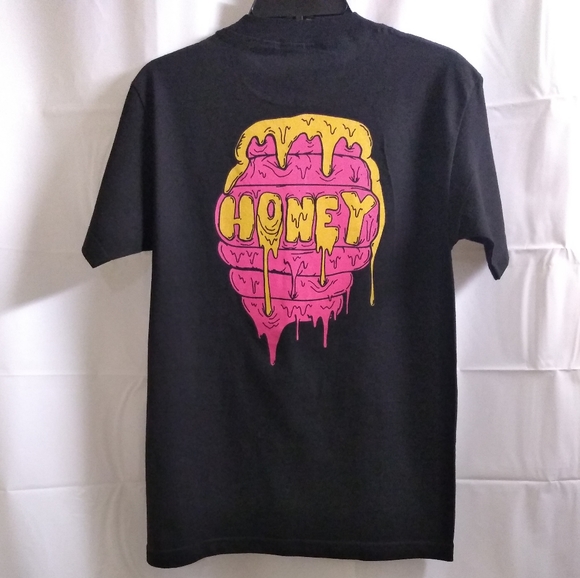 WOMEN'S BRAND NEW TEE SZ: SM - Picture 2 of 2